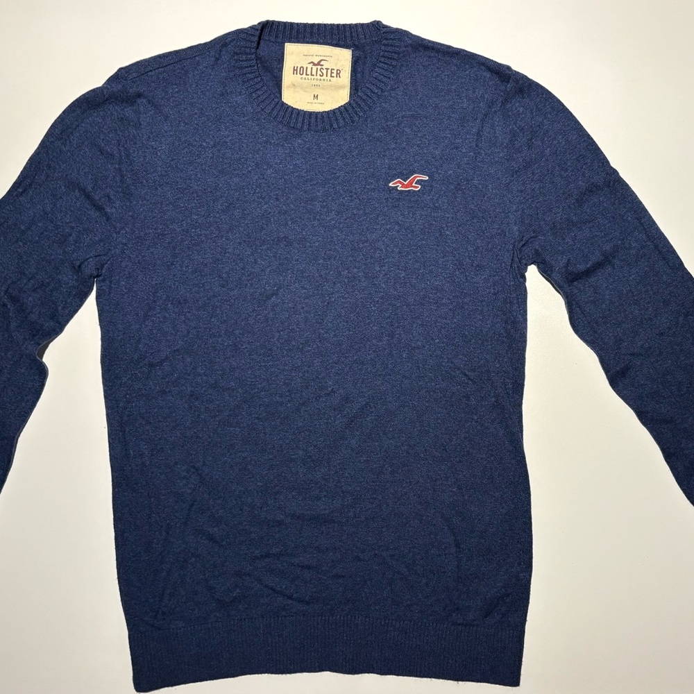 Hollister Men's Navy Crewneck Sweater Size Medium